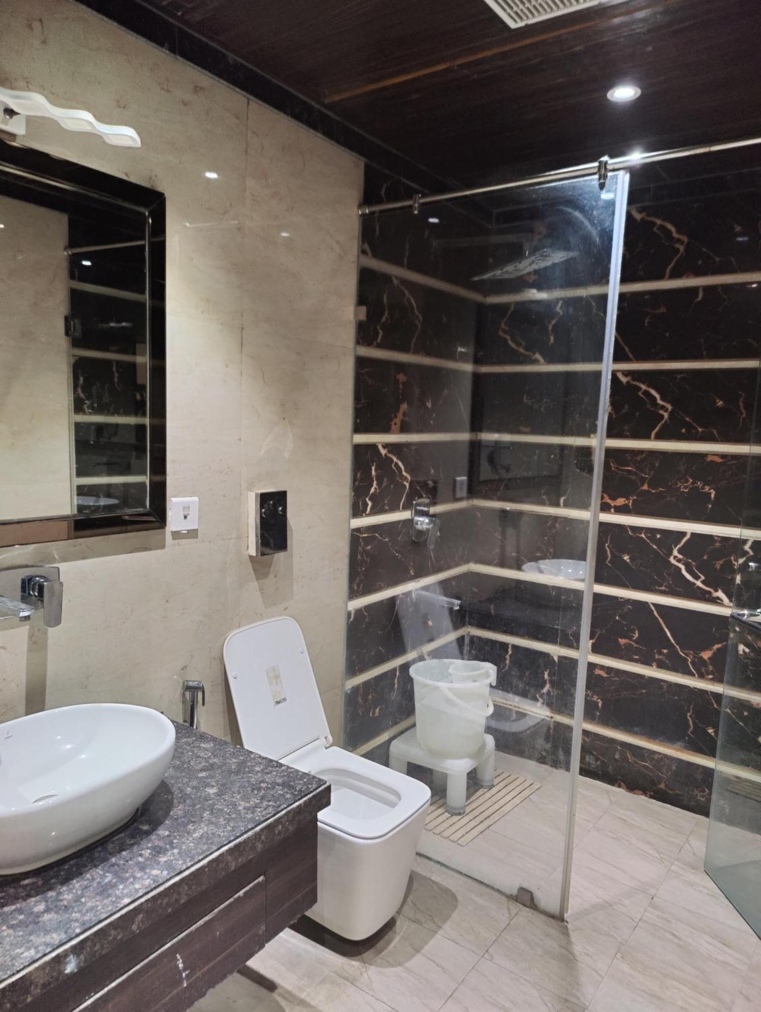 Hotel Sanjay Galaxy,Канпур Экстерьер фото